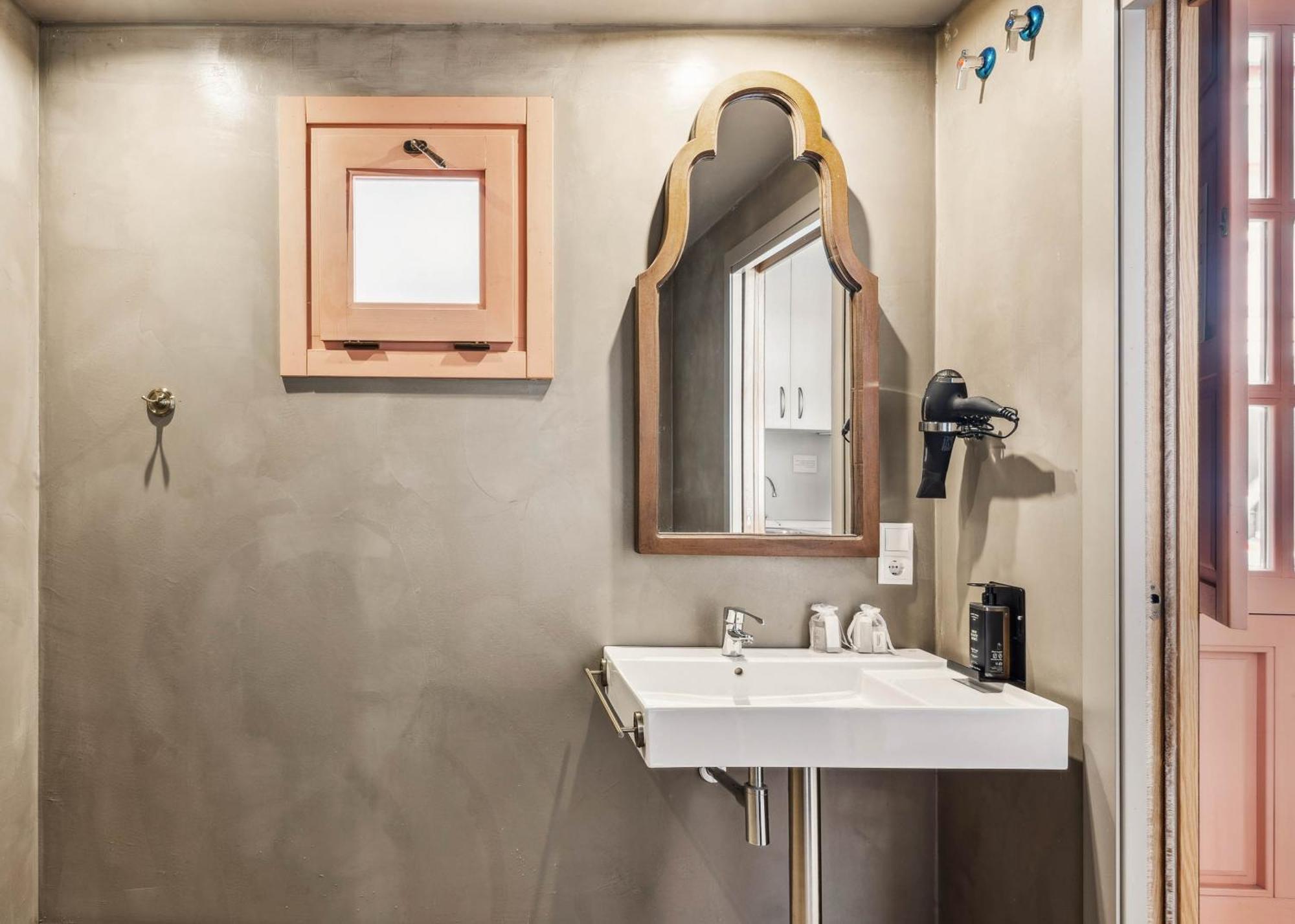 Limehome Cordoba Calle Pozanco Ngoại thất bức ảnh
